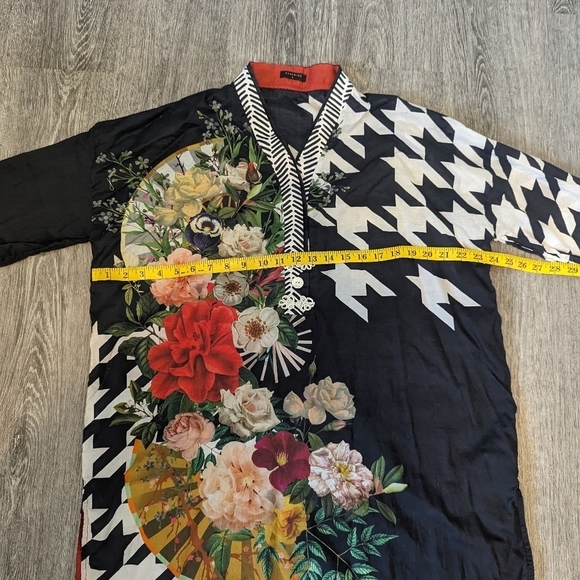 WOMAN'S Sapphire Pakistani Lawn Suit Top- Floral Dynasty-Black/White- Size Large - Picture 2 of 5